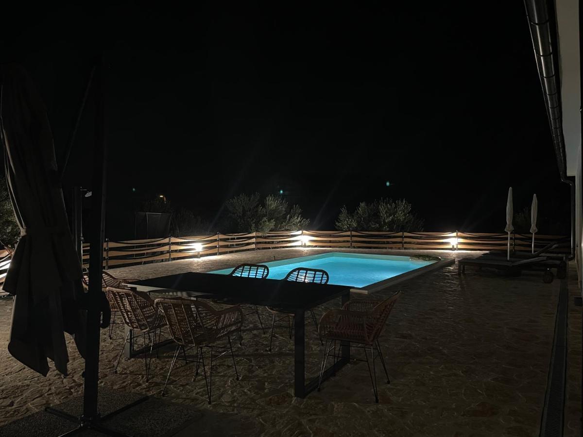 Wonderful Holiday House Bruno With Heated Pool ซาดาร์ ภายนอก รูปภาพ