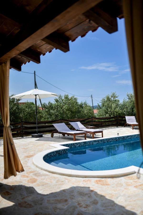 Wonderful Holiday House Bruno With Heated Pool ซาดาร์ ภายนอก รูปภาพ