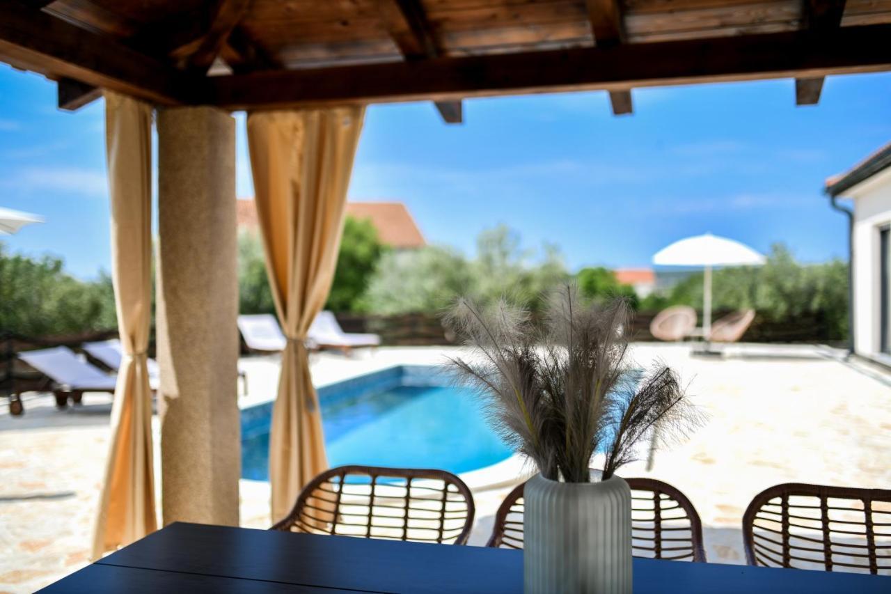 Wonderful Holiday House Bruno With Heated Pool ซาดาร์ ภายนอก รูปภาพ