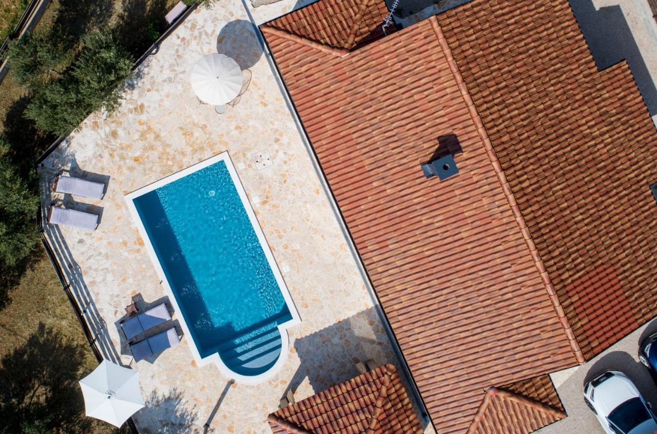 Wonderful Holiday House Bruno With Heated Pool ซาดาร์ ภายนอก รูปภาพ